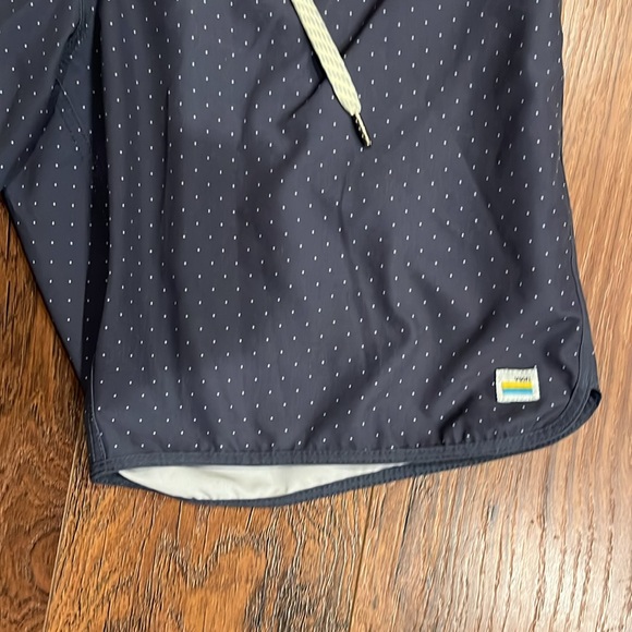 Vuori Banks shorts - Picture 2 of 3